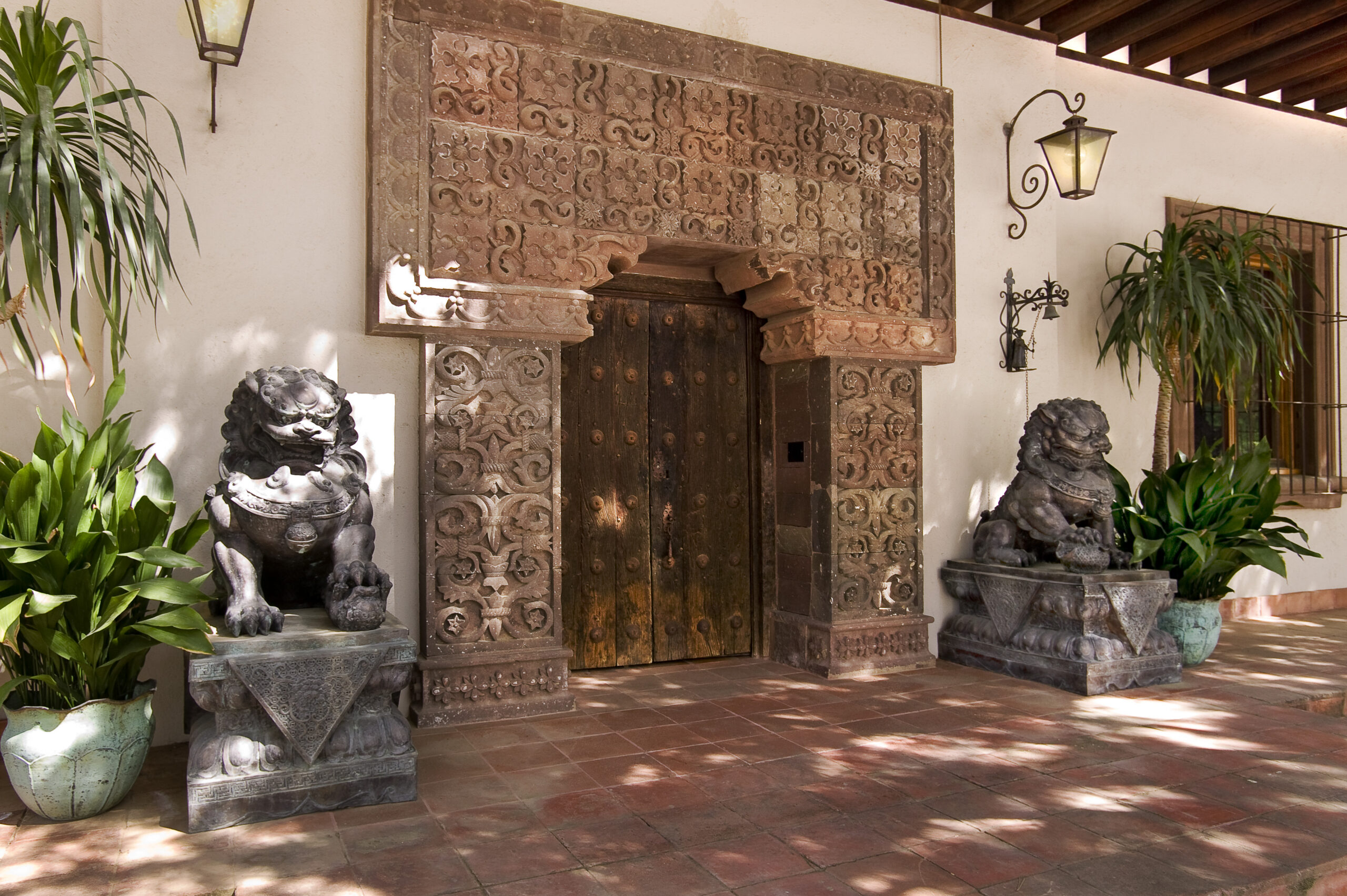 Singer-front-entrance